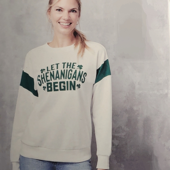 LET THE SHENANIGANS BEGIN ☘️Women's Sweatshirt Size M - Picture 2 of 3
